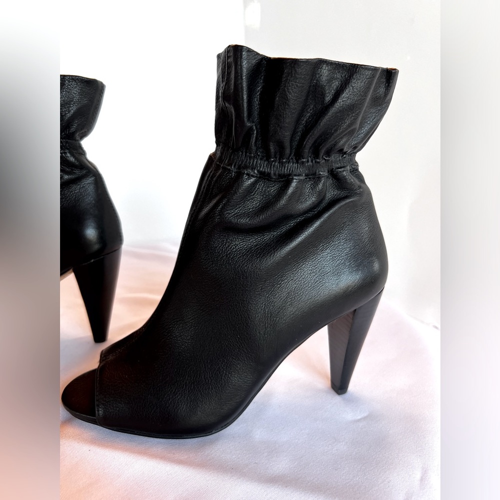 NWOT Vince Camuto Peep-toe Booties